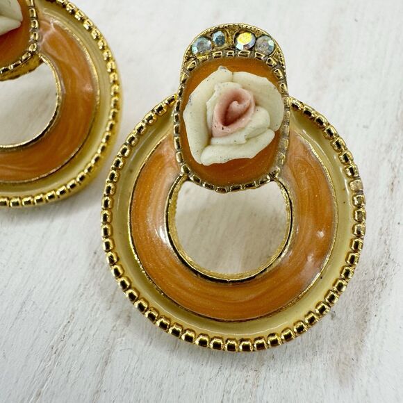 Vintage 1928 Porcelain Rose With Enamel Hoop Earrings Retro Classic Coquettegirl - Picture 6 of 9